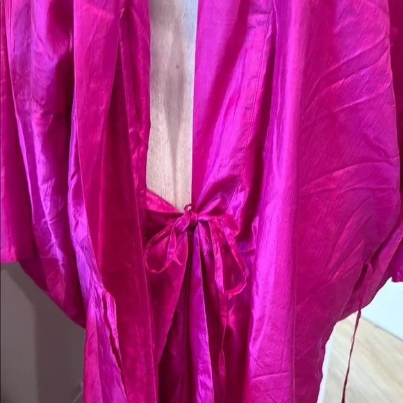 Vibrant Pink Kimono Robe - Picture 3 of 6